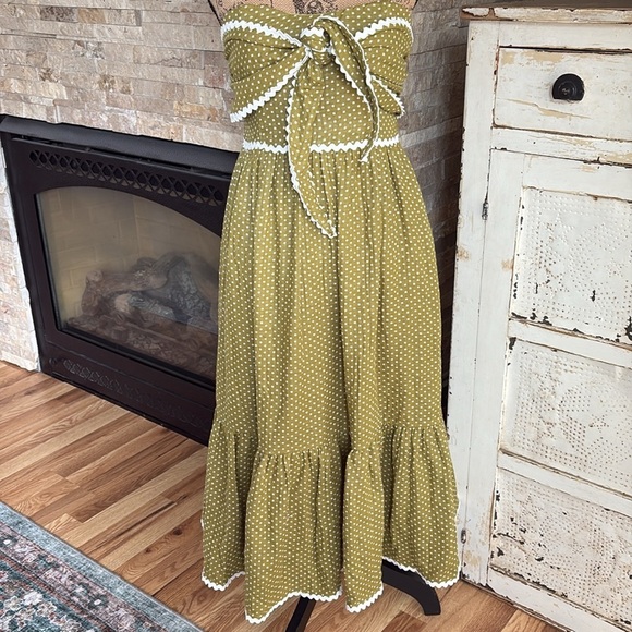 Lulu’s Delightful Design Light Green Polka Dot Midi Dress with pockets strapless - Picture 7 of 16